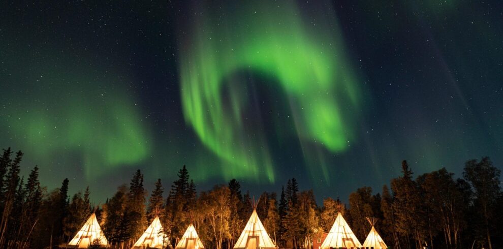 Arctic Aurora Escape – Yellowknife