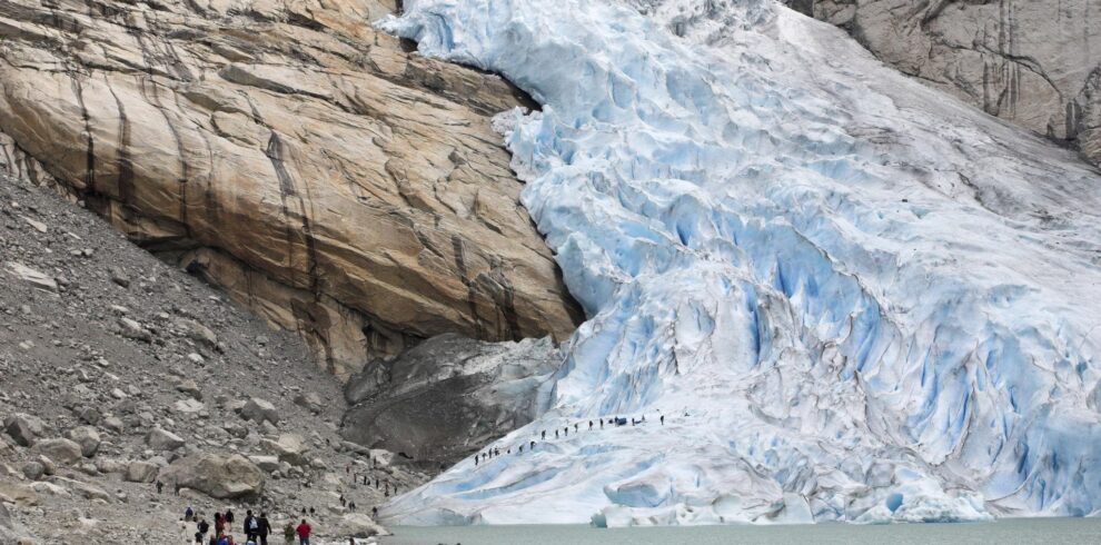 Norway Fjords, Glacier & Adventure Escape